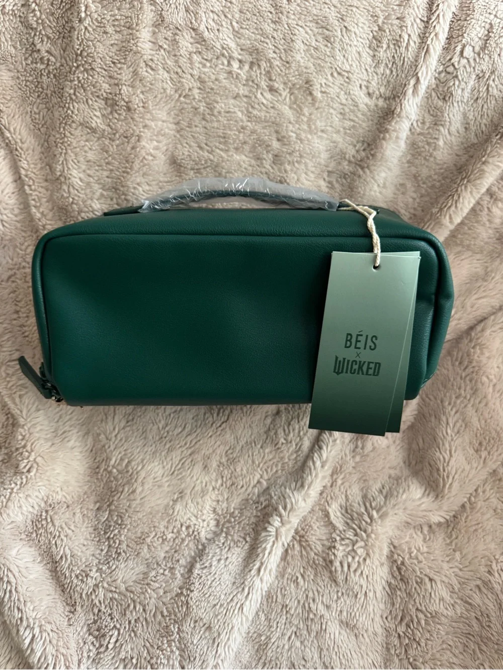 BÉIS x Wicked Toiletry Kit in Wicked Green Travel Cosmetic Makeup Bag Case NEW